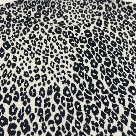Chico’s Turtleneck Sleeveless Sweater Leopard Print size 1 NWT - Picture 8 of 10